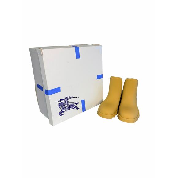 Burberry NIB Pebbled Rubber Marsh Boots in Yellow Size 40 main image 7